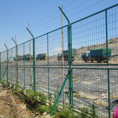 江门公路护栏网，公路铁丝防护网，高速公路铁丝铁围栏价格