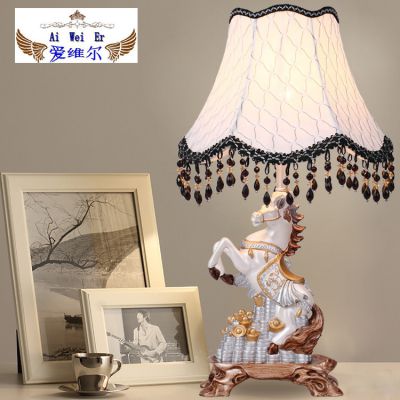 爱维尔时尚创意树脂欧式台灯客厅卧室装饰灯新款灯具床头灯（6602）