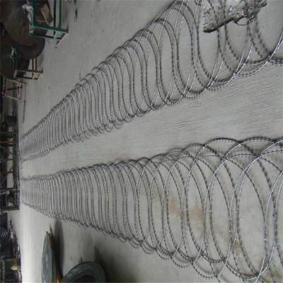 刀片刺绳护栏网 直线型刀片滚笼 优质铁刺绳