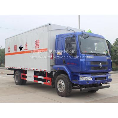 SCS5180XFWLZ柳汽乘龙腐蚀性物品厢式运输车