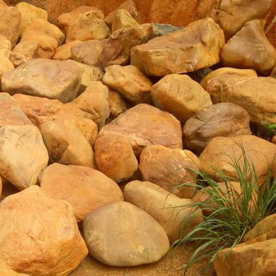 梅州黄蜡石多少一吨 黄蜡石基地 人工湖驳岸围边石 景观石图片7