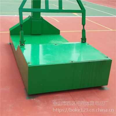 东凤有卖埋地篮球架厂家？中山柏克体育生产篮球架 钢化透明球板12厚