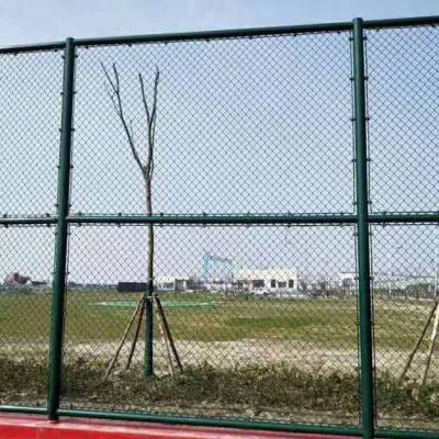 玉林篮球场护栏网规格报价来宾体育场围栏厂家球场围栏