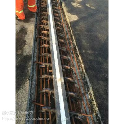 湖南省雁峰改良毛勒伸缩缝结构简单安装方便