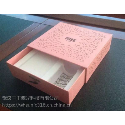 广州包装盒激光镂空机价格包装盒印刷镂空机价格月饼盒扇子盒蜡烛盒巧克力盒镂空