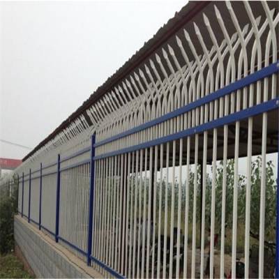 深圳工厂防护栏现货 东莞铁栅栏围墙 方通护栏定做