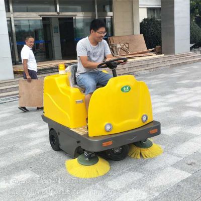 广州中铁十二局采购合美小型电动驾驶式清扫车