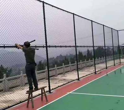 玉林篮球场围栏网-厂家-价格-规格来宾体育场围网