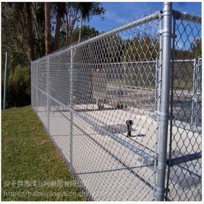 厂家热销3米高包pvc绿色篮球场勾花护栏 运动场围栏 支持混批