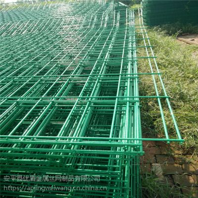 青岛1.8*3米规格铁丝网围栏 绿色防护隔离网优盾护栏网厂家