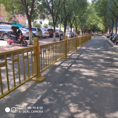 河南郑州市政道路交通隔离栏 护栏栏杆马路中间防护栏