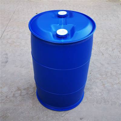 54岁大叔扛着行李和塑料桶返乡无座票的归途里藏着中国人最朴素的活着