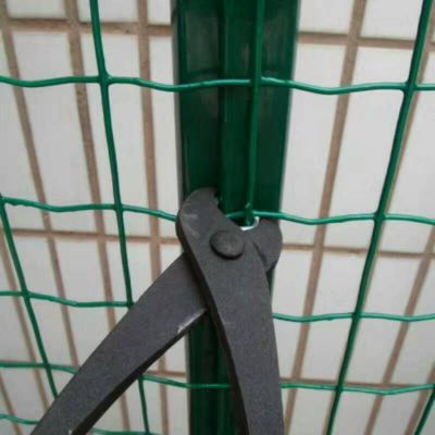 园艺浸塑铁网围栏果园铁网围栏现货厂家A绿色围墙铁丝网围栏优盾