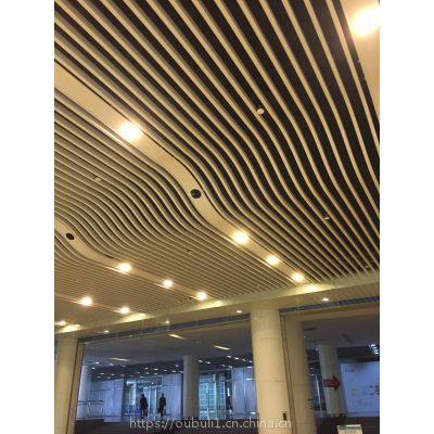 图书馆吊顶装饰材料-碳造型铝方通