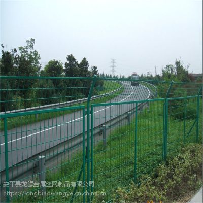 场地隔离防护网 铁丝网围栏厂家 北京公园防护网