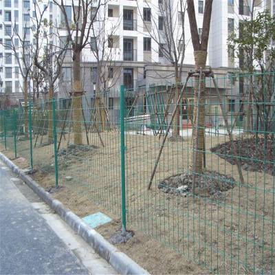 钢丝护栏网/*绿色钢丝护栏网规格1.8*3米/公路护栏网厂家优盾产品