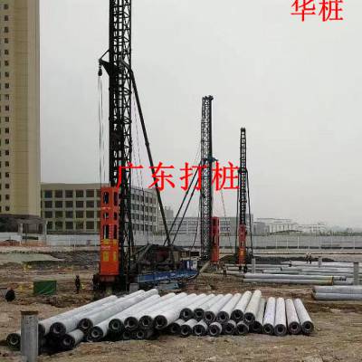 春雨绵绵场地烂清远市清城区桩机公司引孔施工单位坚持开工不后退