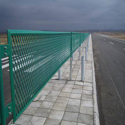 菱形孔防落钢板网绿色低碳钢丝网高速公路护栏网高架桥梁防抛网