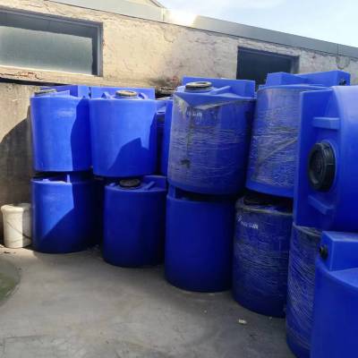 河南加药箱 500升污水处理桶 pe搅拌桶 肥料桶厂家可打孔