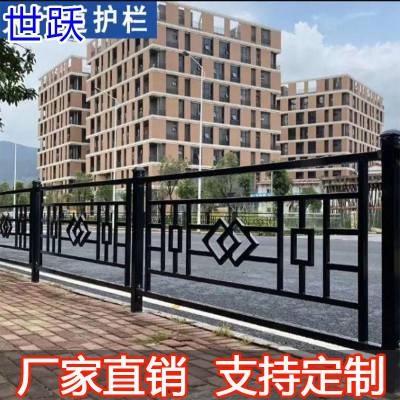 西宁人行道栏杆 西宁市政道路绿化加工厂 西宁道路护栏隔离栏厂家