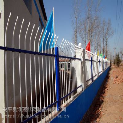 工厂围墙护栏 锌钢防护栏杆 小区围墙护栏
