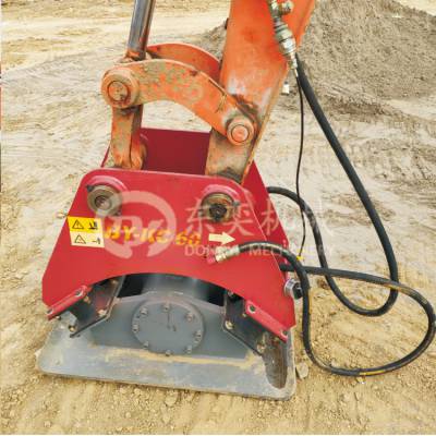 挖掘机前端液压振动路面夯实器、用于护坡等公路、铁路路基夯实