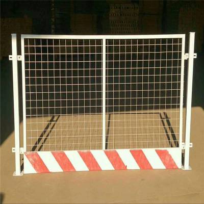 基坑防护栏杆图片 高层临边基坑围栏 临时安全防护警示栏