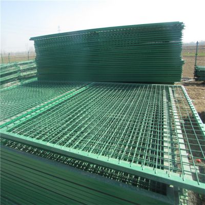 不锈钢小区护栏网 养殖防护护栏网 圈地护栏网大量库存
