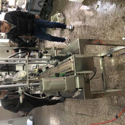 小型饮料厂生产线全自动饮料灌装机流水线旋盖灌装一体机流水线边灌边升灌装机烨企