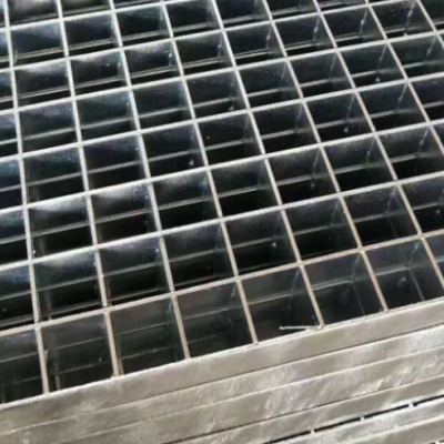 迅鹰供应 热浸锌金属格子板 平台铺设网格板 异型定制方型孔板