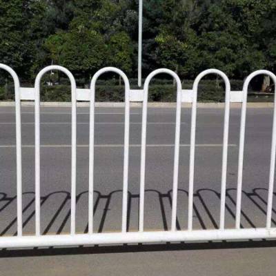 镇平 京式防护栏杆 道路防撞护栏 交通隔离护栏 京式道路栏杆的用途是什么?