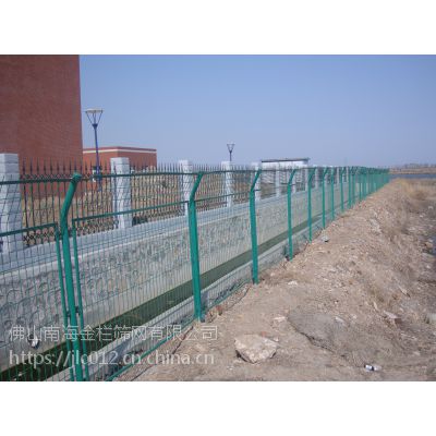清远街道护栏网批发包塑铁丝网果园双边丝护栏网
