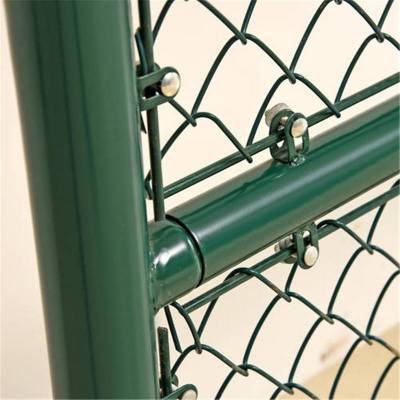 绿色场地菱形网围栏 优盾包塑丝围墙护栏网 球场围网