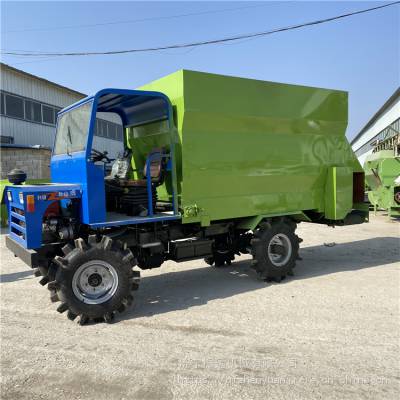养殖场双边食槽添料车 定做多种规格撒料车 车载立式搅撒一体车