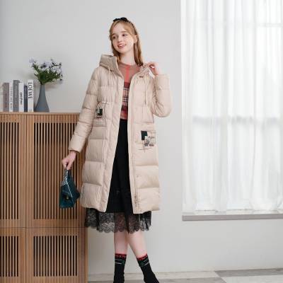 女装尾货市场 宝莱国际大版羽绒服 简约成熟优雅刺绣羽绒服