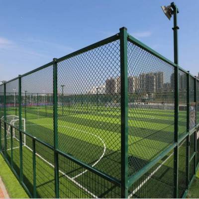 运动篮球场防护栏围栏网 体育球场地围网隔离网安装