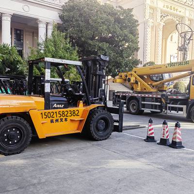 上海市奉贤区西渡镇兴中路设备叉车出租吊车出租升降车租赁