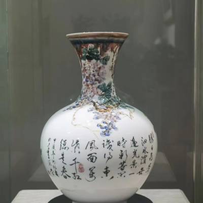 湖南省陶瓷艺术大师谢琪瓷瓶《春日》天球瓶 甲辰龙年 创作