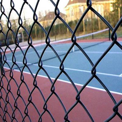 运城勾花排球场围网价格，菱形孔网球场围网尺寸，迅鹰定制球场铁丝围网厂家