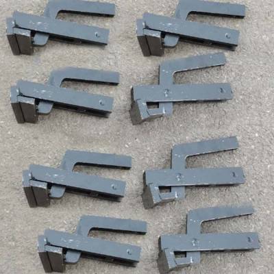 输送带剥皮机夹具(夹子)具有将分离的皮带层夹紧分开的作用