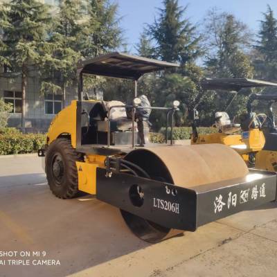 LTS206H 路通6吨 压实力大 转场方便 液压转向 小型压路机