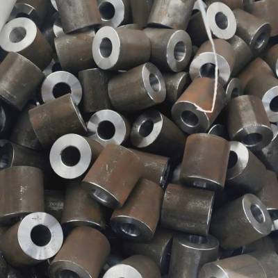 供应35#无缝钢管 厚壁热轧钢管 规格齐全 可切割零售 山东厂家