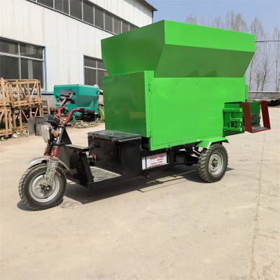 搅拌牛羊饲草投喂车 牛羊自动撒草车 青储饲料喂料车