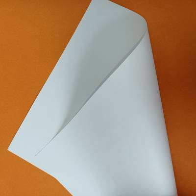 高光白牛卡纸牛卡纸白皮纸精制牛卡国产牛皮纸耐破