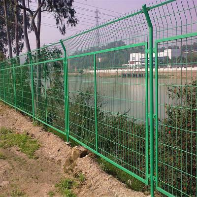 1.8米高带边框护栏网 圈地、养殖浸塑护栏网 一诺厂家