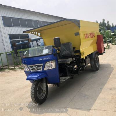 2立方羊舍撒料车 电动小型喂料车