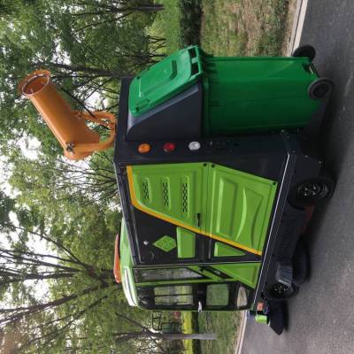 240L垃圾箱对接扫地机 大型驾驶式扫地车三朋挂桶版JC2300