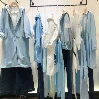 广州高端休闲品牌小渔仔女装专柜正品2019冬季女装批发一手货源直播实体店