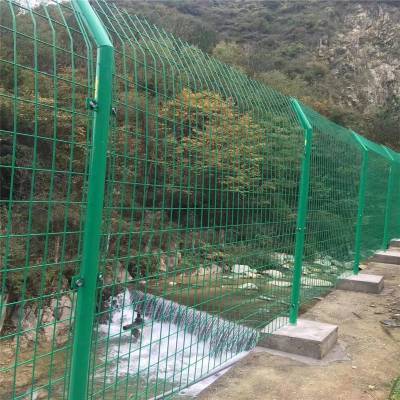 绿色养殖圈地护栏网 公路框架围网 低碳钢丝防护网