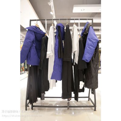 蜂后国际北京厂家棉衣尾货批发网折扣女装 服装尾货加盟黄色中老年女装